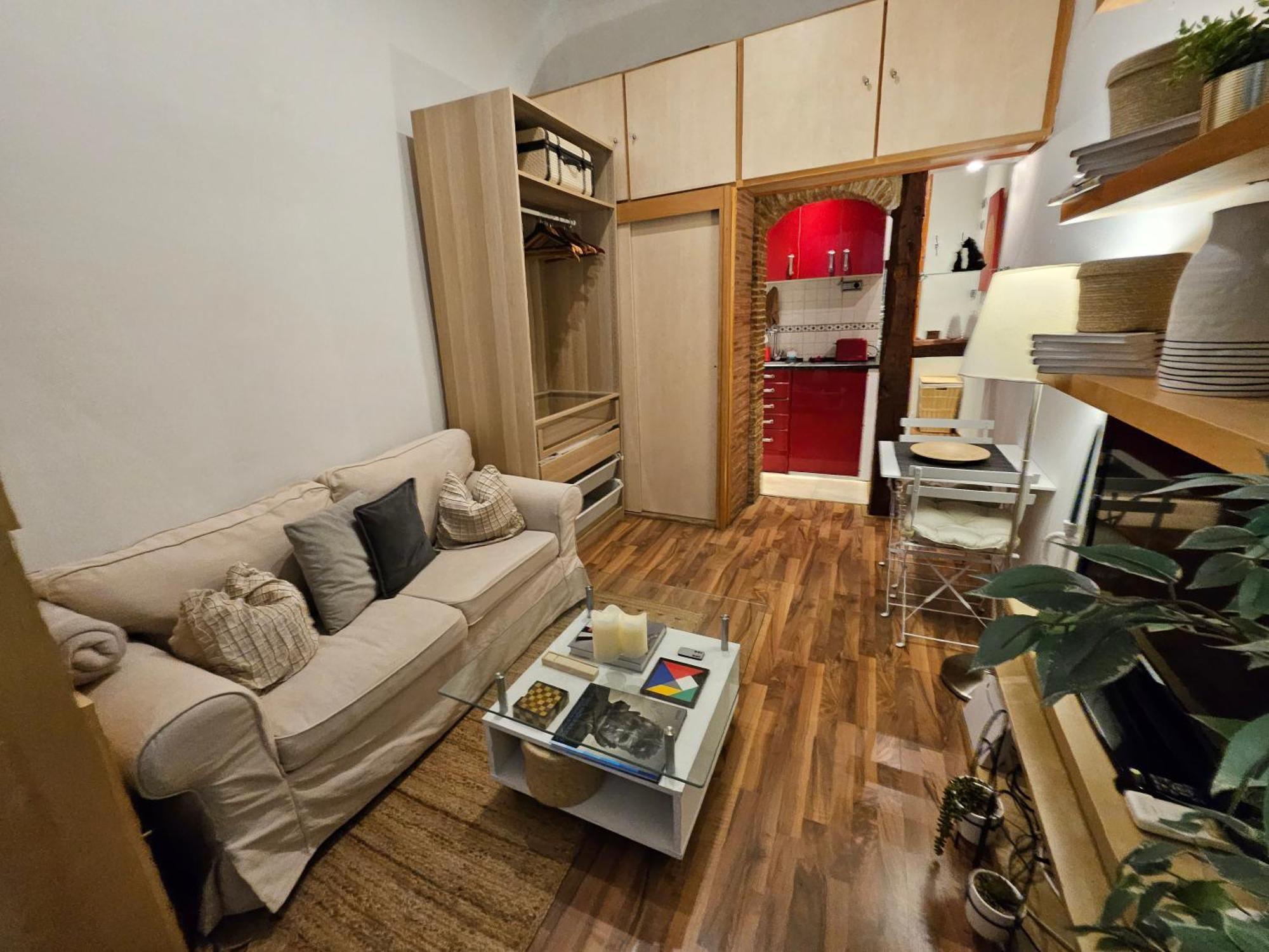 Pequeno Apartamento En El Centro De Madrid Luaran gambar