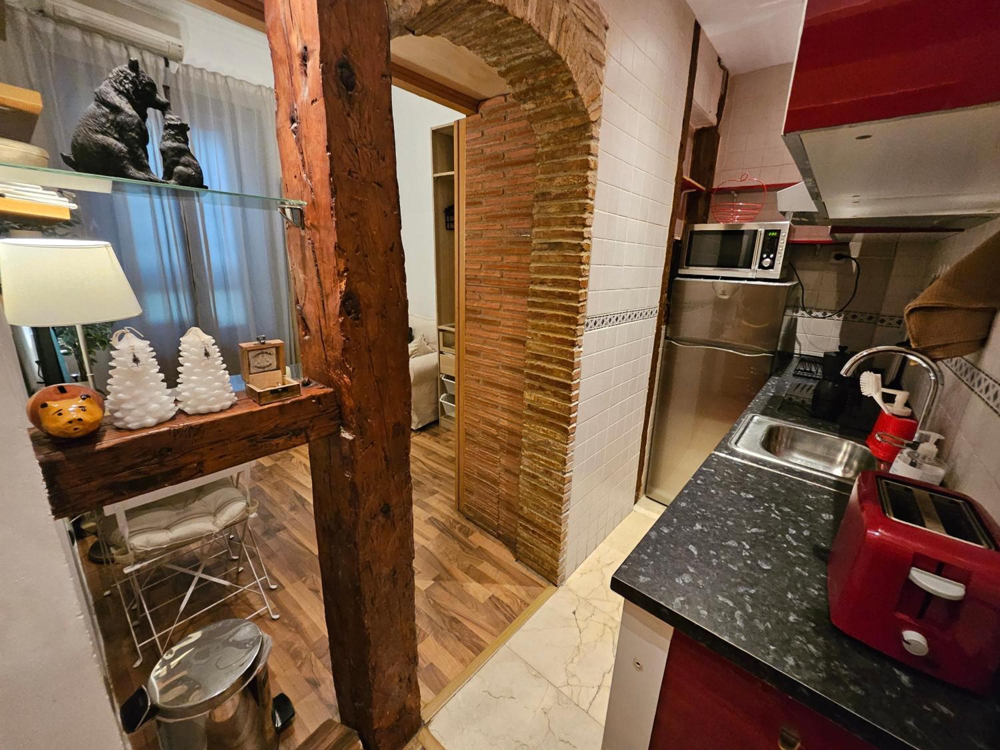 Pequeno Apartamento En El Centro De Madrid Luaran gambar