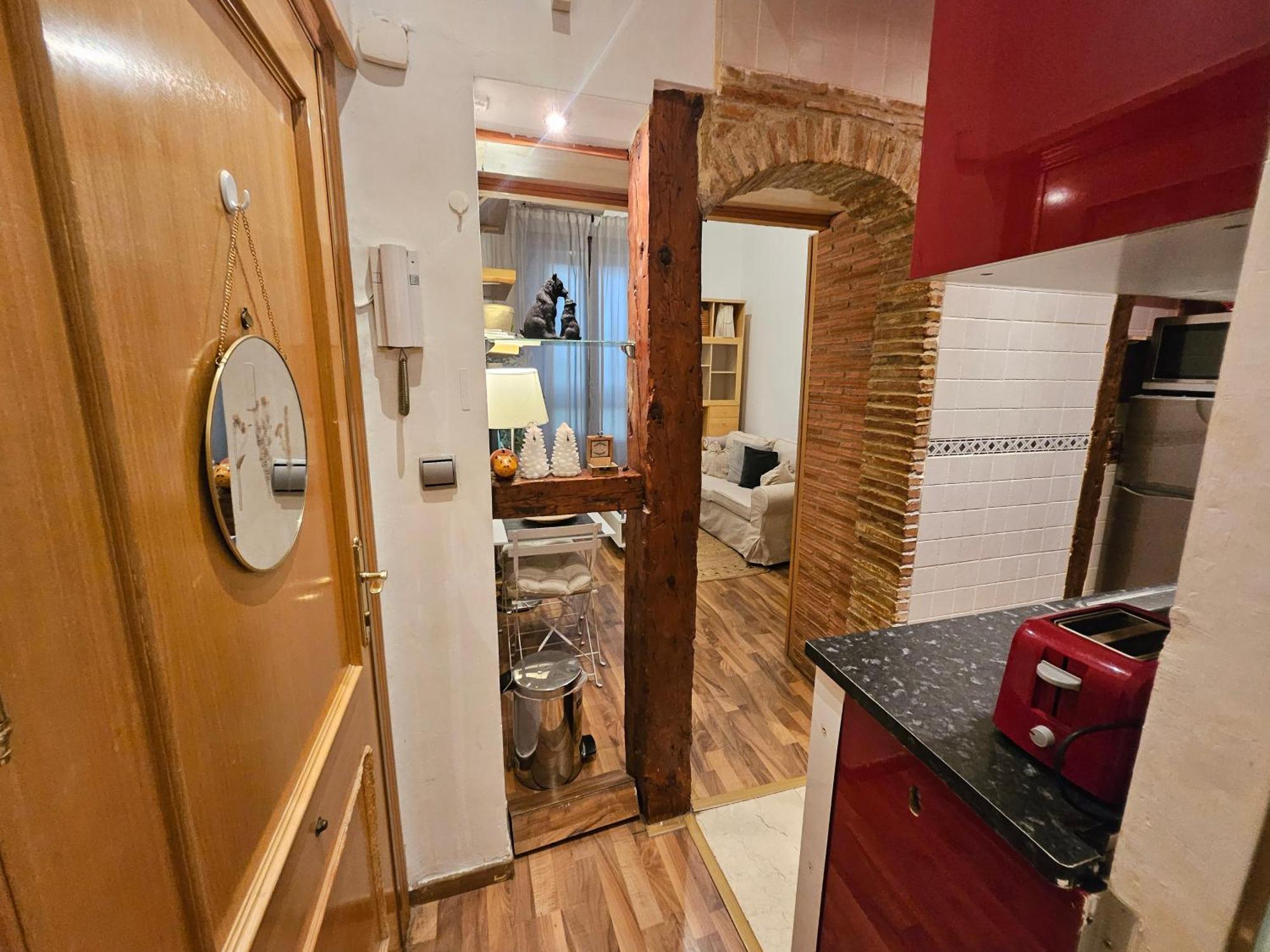 Pequeno Apartamento En El Centro De Madrid Luaran gambar