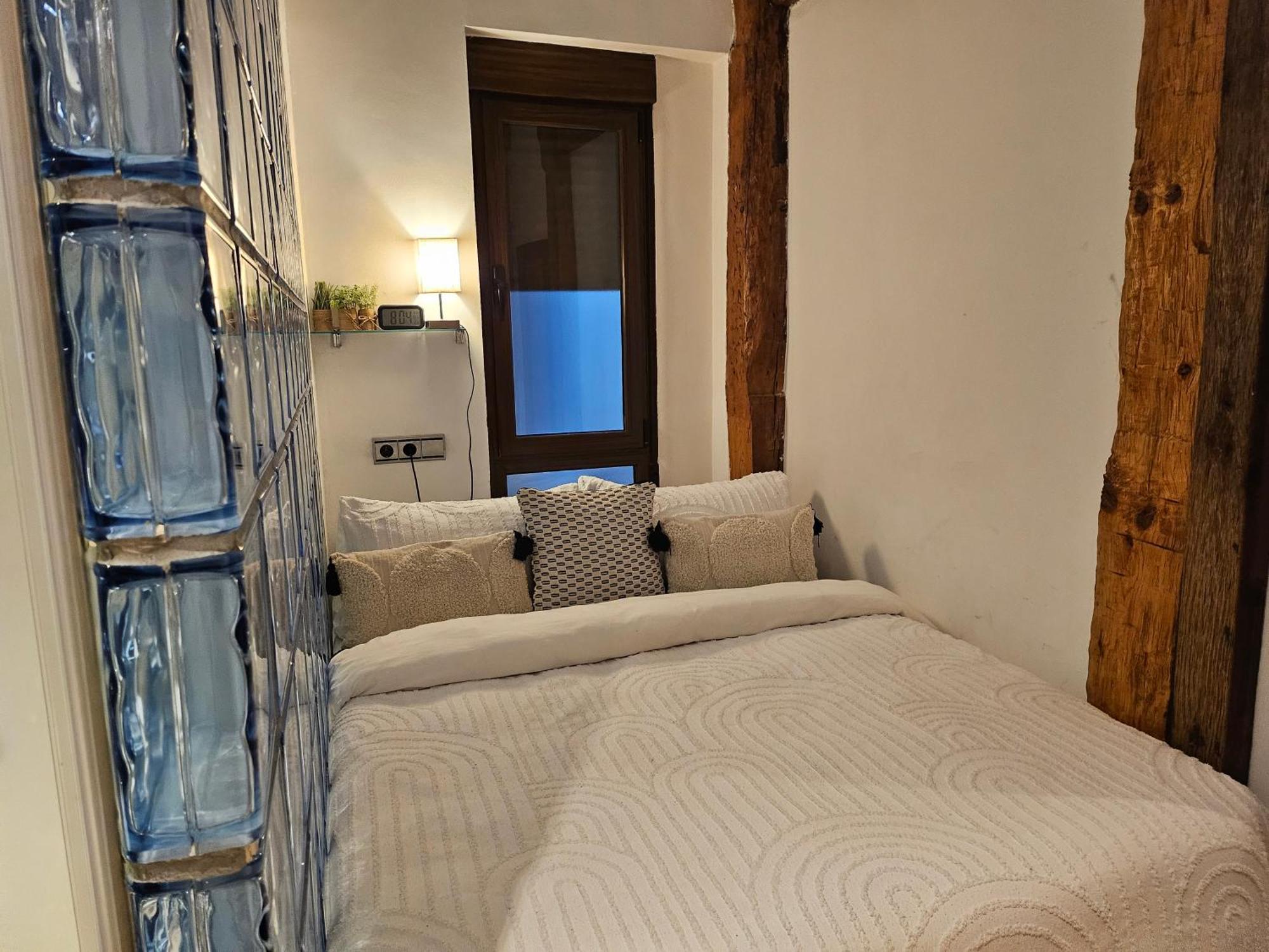Pequeno Apartamento En El Centro De Madrid Luaran gambar