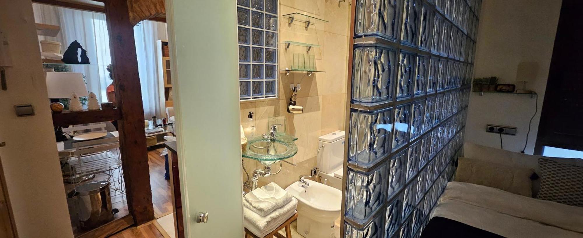 Pequeno Apartamento En El Centro De Madrid Luaran gambar